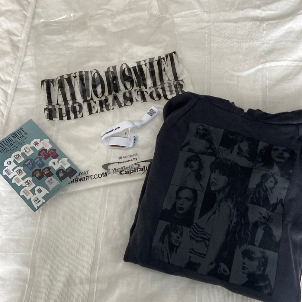 Taylor swift official ears tour hoodie
